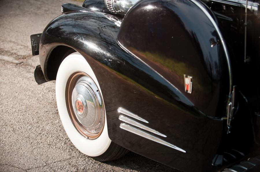  Cadillac V16 Presidential Convertible Parade Limousine by Fleetwood 1938 года  (фото 11 из 57)